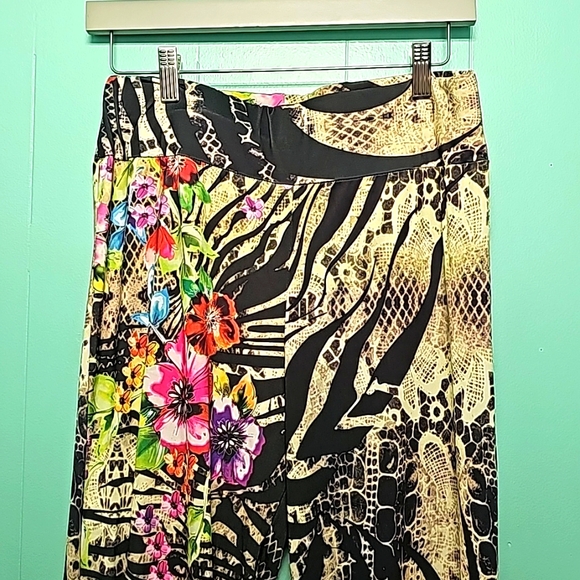 Gaucho pants silky with flowers - Picture 1 of 5